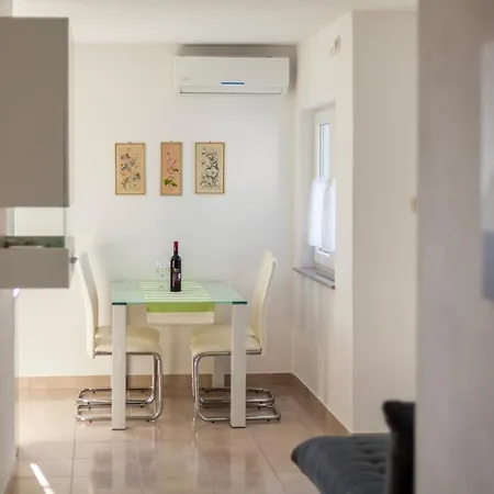 Katarina B Apartment Sveti Vid-Miholjice